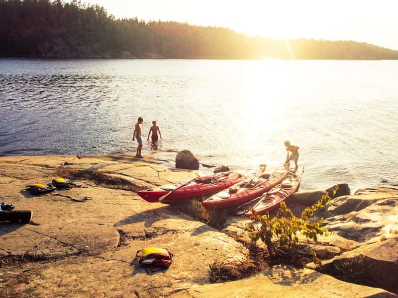 Stockholm: Archipelago Islands Kayak Tour and Outdoor Picnic - Guide style and safety: what you’ll actually feel during the day