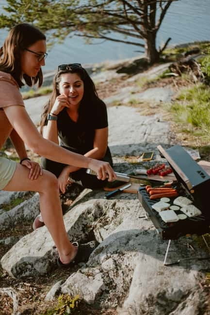 Stockholm: Archipelago Islands Kayak Tour and Outdoor Picnic - Paddling from Stockholm to Vaxholm, with red cottages and fortress views