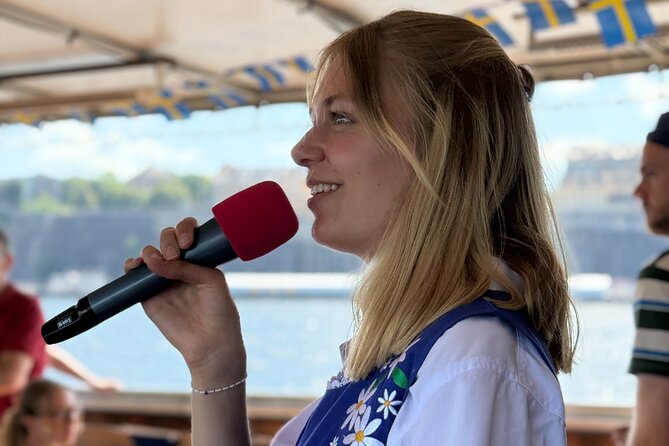 Stockholm: Archipelago Summer Tour with live guide - The Live English Guide: Narration That Tries to Make the Water Talk Back