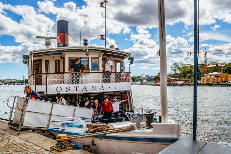 Stockholm: City Archipelago Sightseeing Cruise with Guide - Cafeteria, Snacks, and the Comfort Factor on a Classic Ship