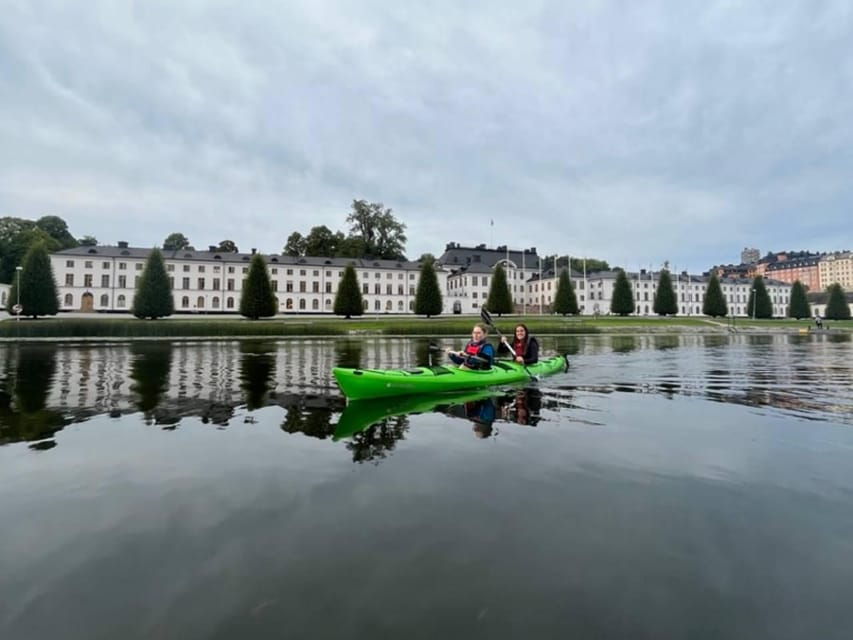 Stockholm: Daytime Kayak Tour in Stockholm City - The guide factor: friendliness, patience, and how that changes your first hour