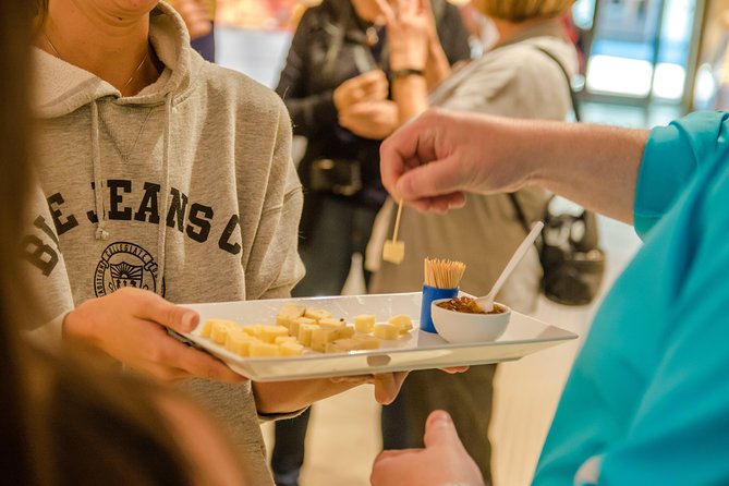 Stockholm: Food Tour - Meeting at Östermalms Saluhall, the easiest way to start
