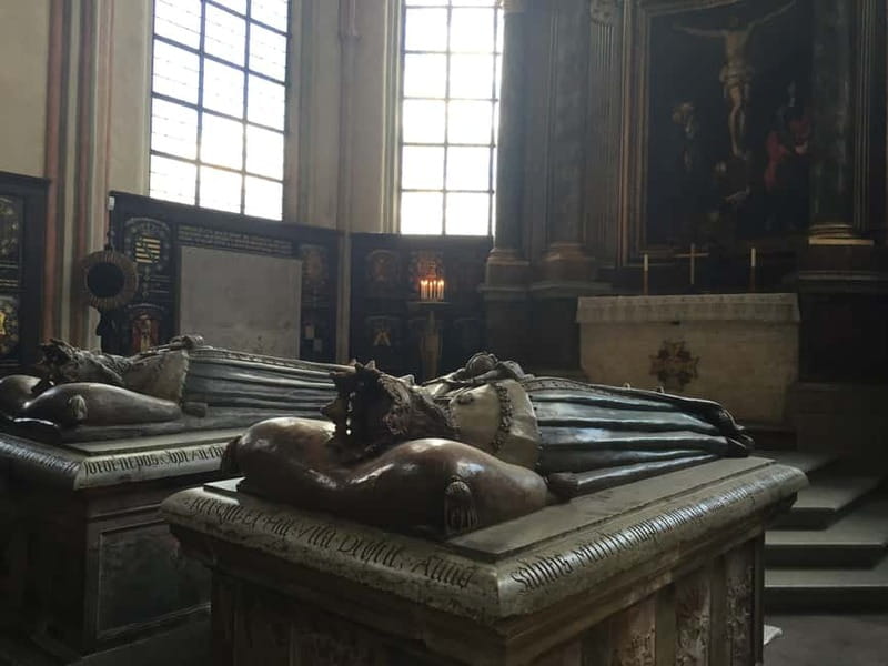 Stockholm: Full-Day Guided Sightseeing Tour with Lunch - Royal Palace and Tre Kronor: what guided time is good for