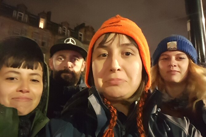 Stockholm Ghost Hunt: Self-Guided Tour and Puzzle Adventure - Stop 1 Stretch: Bonde Palace and Royal Palace Puzzle Points