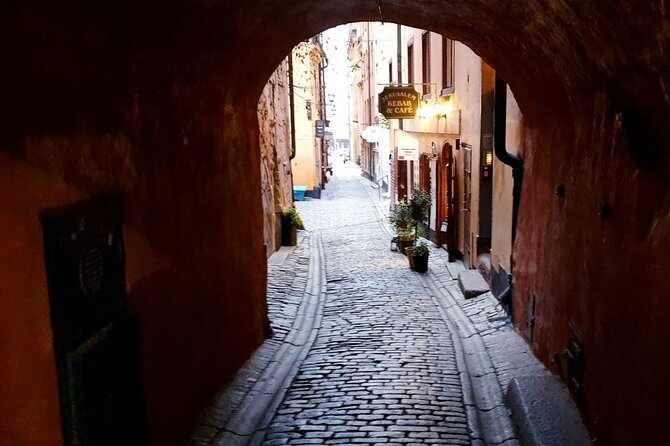 Stockholm Ghost Hunt: Self-Guided Tour and Puzzle Adventure - Stop 3: Gåstorget, Then the Nobel Prize Museum Clue