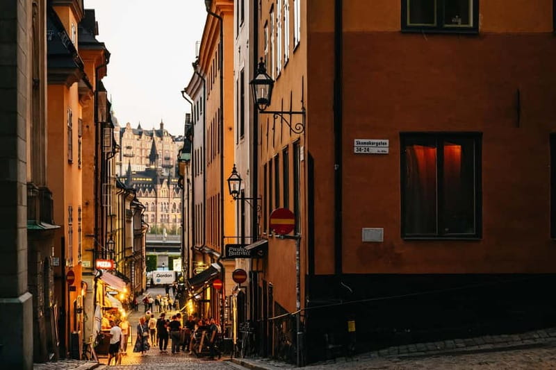 Stockholm: Ghost Walk and Historical Tour - A 1.5-hour route from Gamla Stan beginnings to the Old Town heart