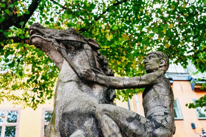 Stockholm: Ghost Walk and Historical Tour - Price and value: about $33 for a performance plus walking