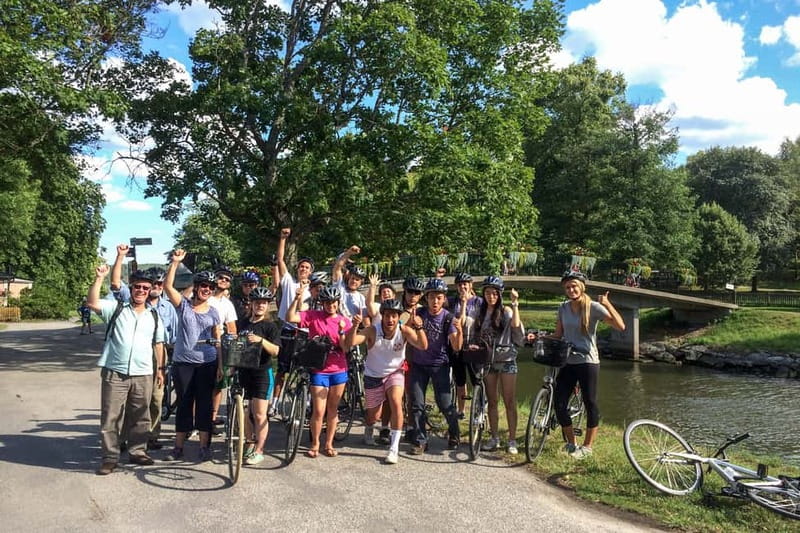 Stockholm: Guided Bike Tour - Entering Stockholm by Bike, Not by Walking Lines