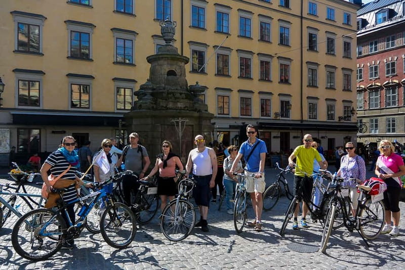 Stockholm: Guided Bike Tour - Riddarholmen Photo Stop: Water Views Without the Search