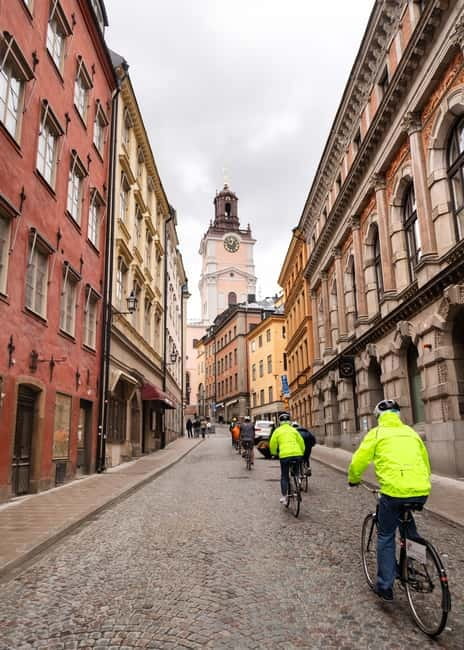 Stockholm: Guided Bike Tour - Parliament and the Royal Dramatic Theatre: Landmarks on the Move
