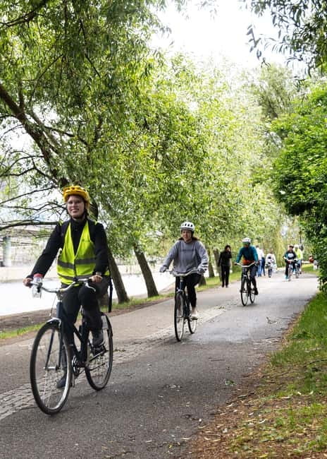 Stockholm: Guided Bike Tour - Pace and Group Flow: Manageable, But Not a Slow Stroll
