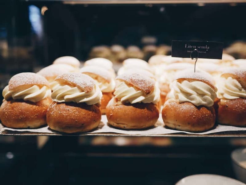 Stockholm: Guided Fika Tour - Meeting outside Stockholm Concert Hall, and how to avoid a bad start