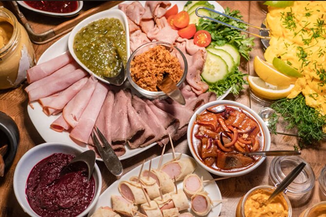 Stockholm Guided Food Tour with Tastings - Ending in Kungsträdgården at a café finish