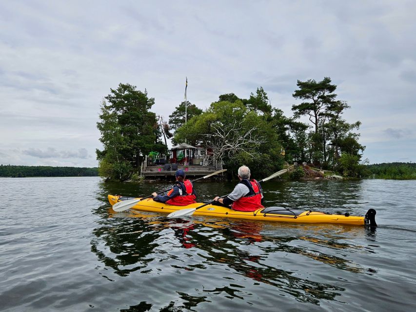 Stockholm: Guided Kayak Tour to Drottningholm Royal Palace - Island Picnic on the Cliffs: Lunch That Feels Like Stockholm Outdoors