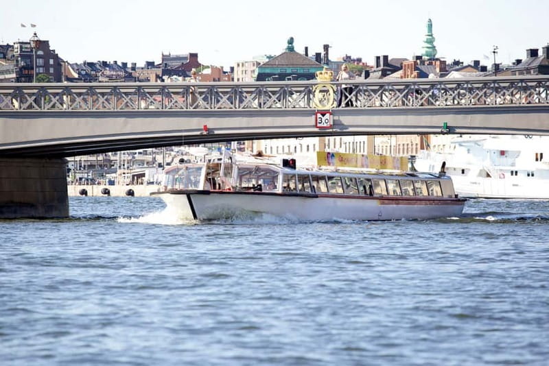 Stockholm: Hop On-Hop Off Bus or Boat - Strömgatan to the Royal Palace: The Classic Sights on the Bus Loop