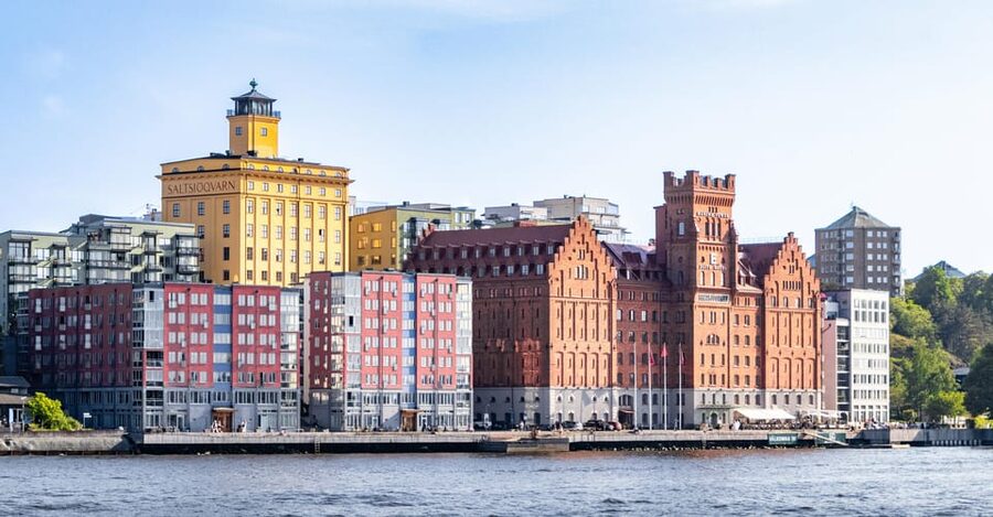Stockholm Icons: Old Town & Riddarholmen Private Guided Tour - Starting at Stockholm City Hall, where the design story matters
