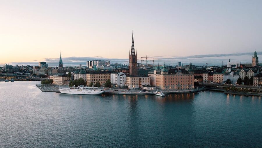 Stockholm Icons: Old Town & Riddarholmen Private Guided Tour - Gamla Stan, the Old Town maze, plus shopping and culture