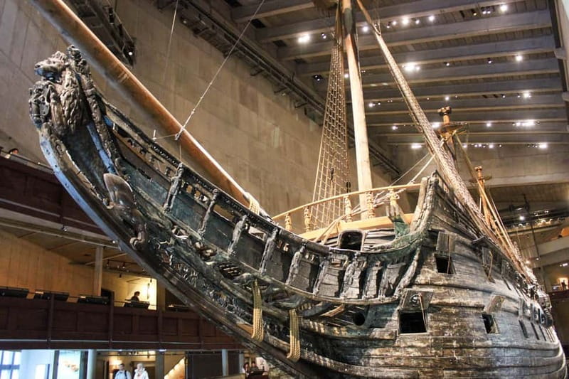 Stockholm: Must-see attractions City Hall, Old Town & Vasa - Where the tour starts, and how to stay on pace