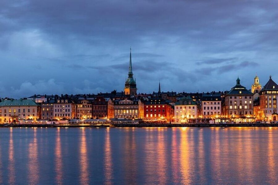 Stockholm: Must-See Attractions Walking Tour with a Guide - Key points to know before you go