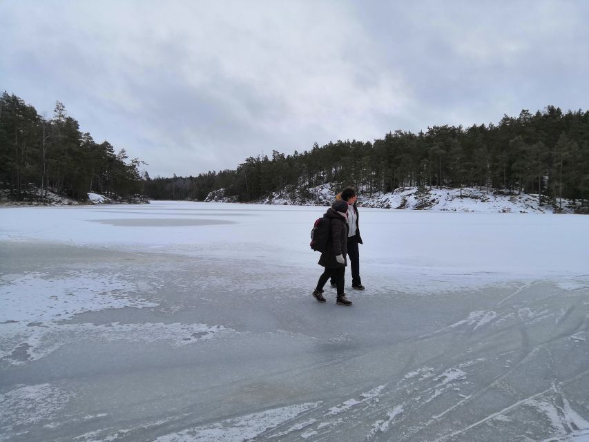 Stockholm: Nature Hike with Campfire Lunch - Sunset arrives early, so you hike with torch lamps