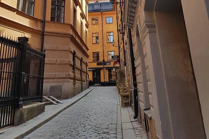 Stockholm Old Town 2h Private Walking Tour - Private local guide - Who should book this private Old Town walk