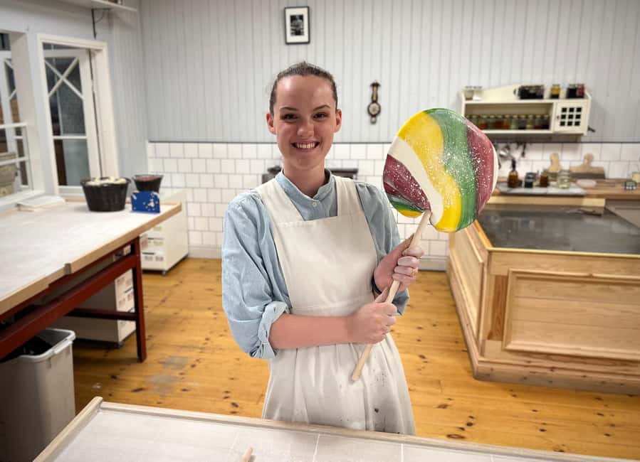 Stockholm: Old Town Food Tour of 7 Locals Favorites Tastings - Quick hits you will care about