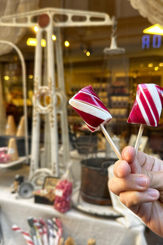 Stockholm: Old Town Food Tour of 7 Locals Favorites Tastings - Norrmalm’s Food Stops: Trendy Cafés and Modern Markets