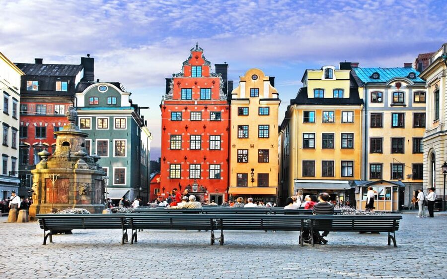 Stockholm: Old Town Highlights Private Walking Tour - Meeting point at Järntorgsbrunnen, and how to start smoothly