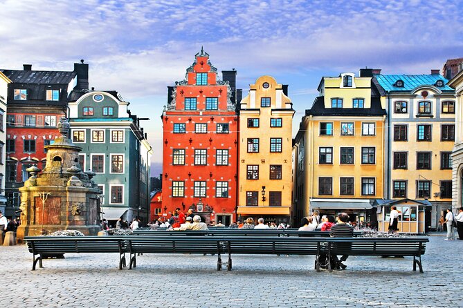 Stockholm Old Town Highlights, Royal Palace, Vasa Museum Tour - Stockholm Old Town street walk: Stortorget and the tight lanes of Gamla stan