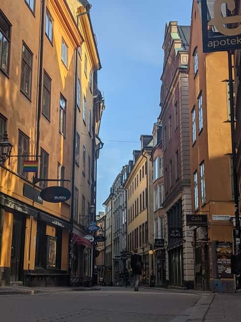 Stockholm Old Town Walking Tour: History & local Insights - Key highlights you will feel fast