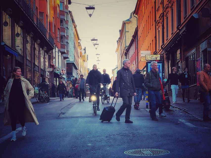 Stockholm Old Town Walking Tour: History & local Insights - Finishing at Gustav III:s Obelisk: a clean landing point