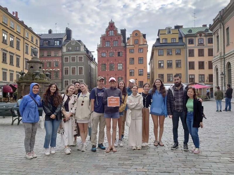 Stockholm Old Town Walking Tour: History & local Insights - Royal Palace and the House of Nobility, passed with purpose