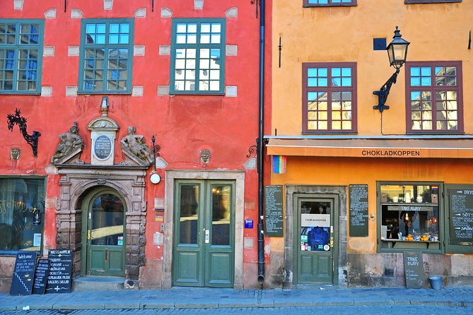 Stockholm Private Custom Tour with a Local Guide, Highlights & Hidden Gems - Stortorget cinnamon rolls and hot chocolate, a tasty way to reset