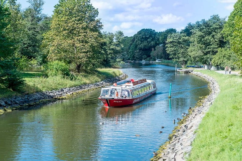Stockholm: Royal Bridges & Canal Boat Tour with Audio Guide - Who Should Book This Canal Tour?