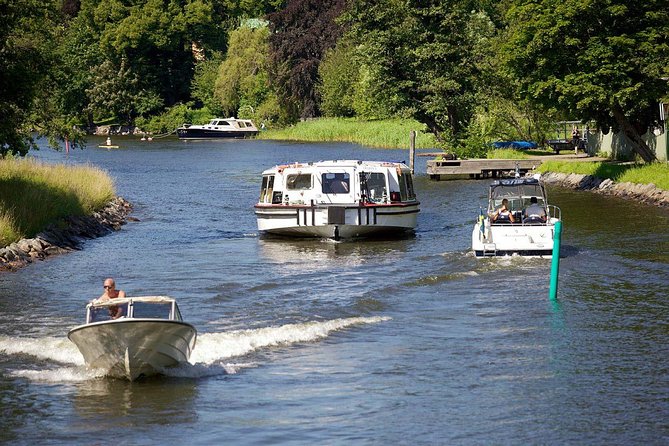 Stockholm: Royal Djurgården Boat Tour - Audio guide in 10 languages, plus how it works in real life