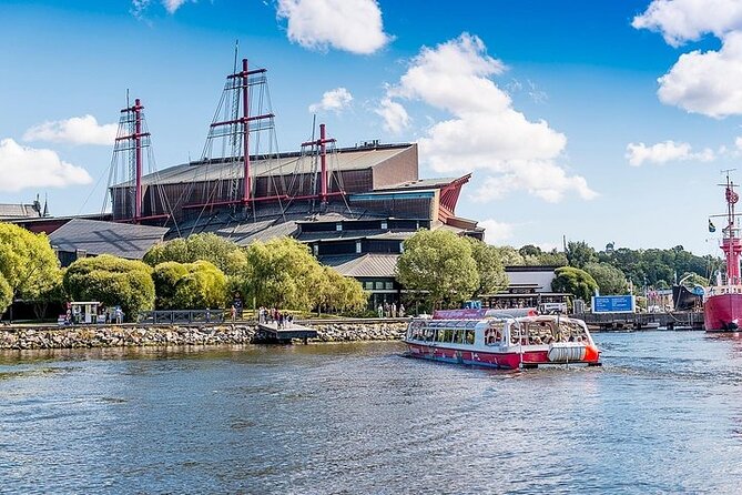Stockholm's Best Bike Tour! - Old Town and the Royal Area: Riddarholmen, Stadsholmen, Palace, Cathedral