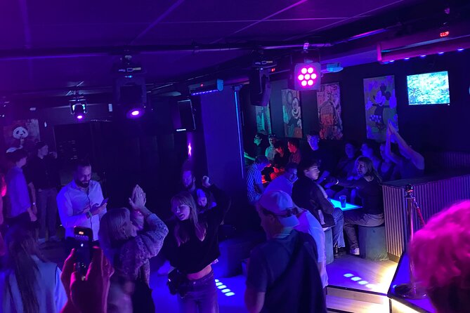 Stockholm's Best Pub Crawl - How the bar stops usually feel: discounts, free entry, and karaoke energy