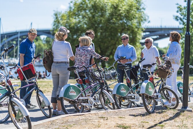 Stockholm’s Urban Treasures Private Bike Tour - Dramaten to Kungsträdgården: rolling into Stockholm’s cultural core