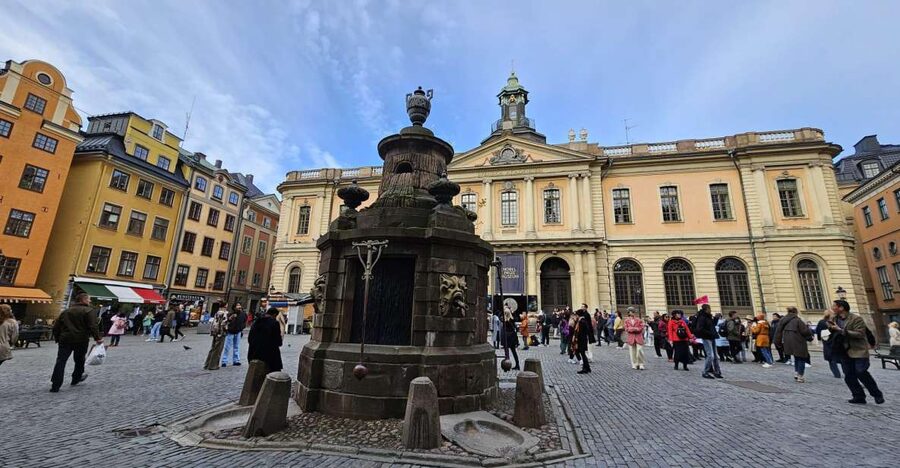 Stockholm: Secrets of Gamla Stan Guided Tour w/ Fika Option - Key things you’ll notice on this Gamla Stan tour