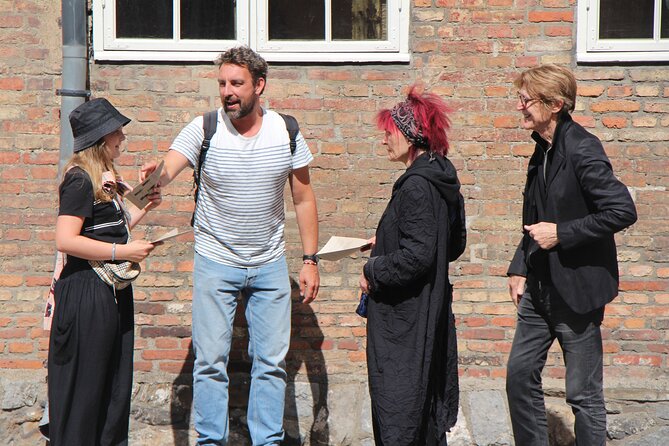 Stockholm Self-Guided Murder Mystery Tour by the Royal Palace - Meeting Point at Kartbutiken: Start Easy, Find It Fast