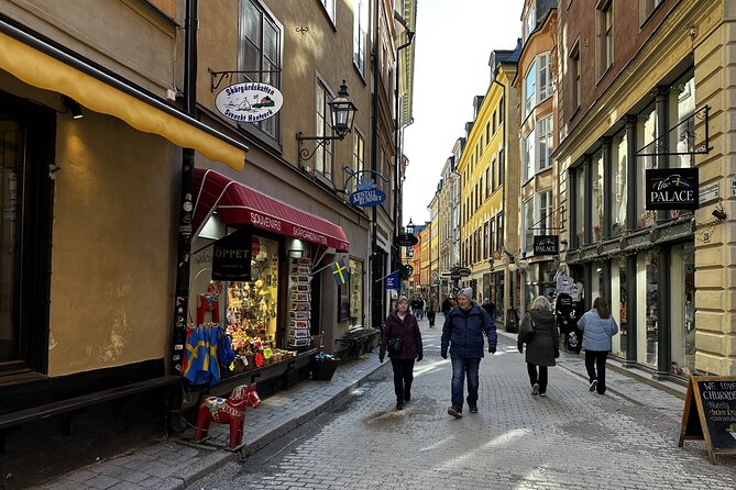 Stockholm Small Group Food Tour with 7 Classic Food Tastings - Gamla Stan and Riddarholmen: Candy Makers and the Secret Spot