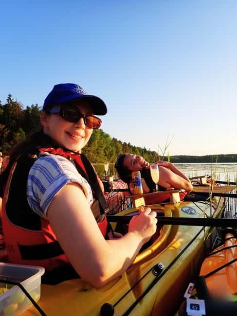 Stockholm: Sunset Archipelago Kayaking & Toast on the Water - Getting started at Skärgårdens Kanotcenter (and Tekniska högskolan)
