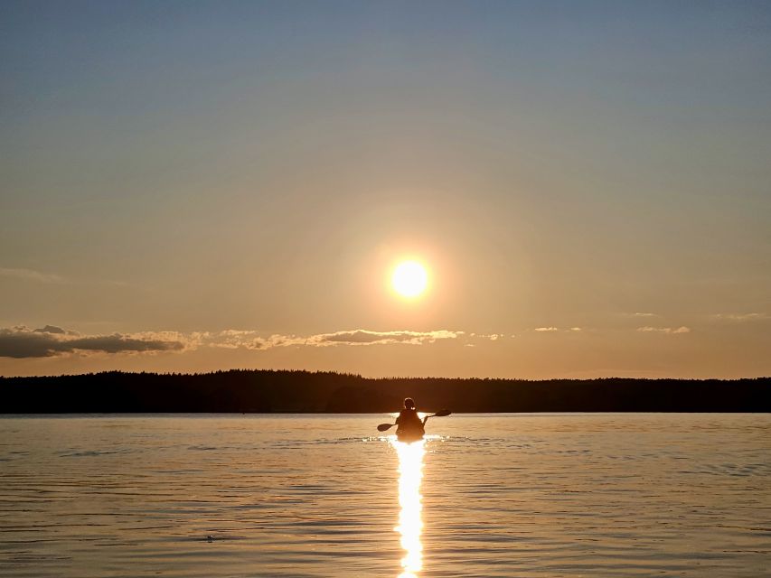 Stockholm: Sunset Kayak Tour on Lake Mälaren with Tea & Cake - Equipment comfort and how to stay confident during the paddle