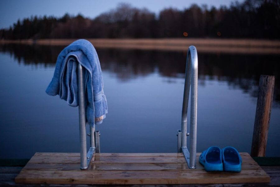 Stockholm: Traditional Sauna & Polar Plunge in Baltic Sea - Safety and who should skip the plunge