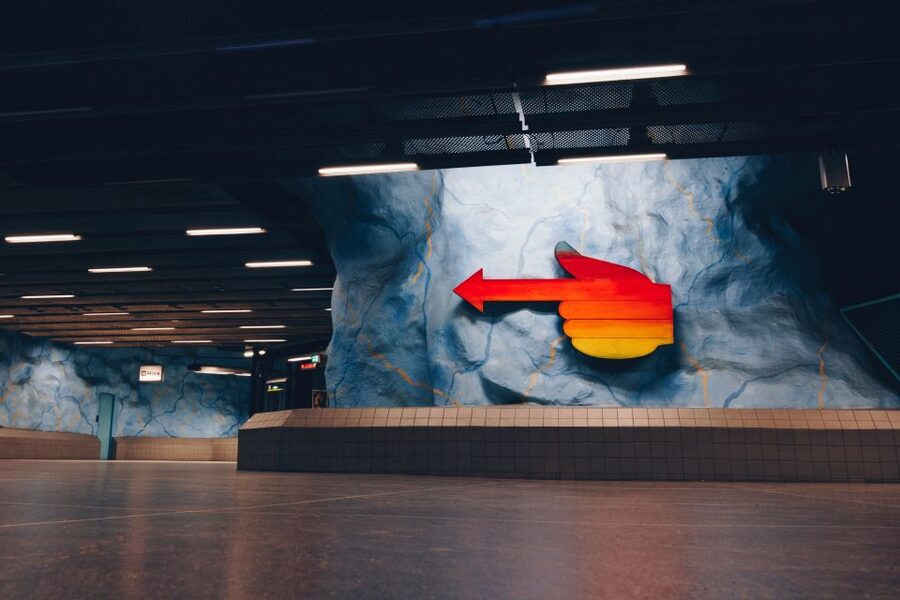 Stockholm: Underground Metro Art Ride with a Local Guide - Meeting by T-Centralen and Building a Smart Underground Route