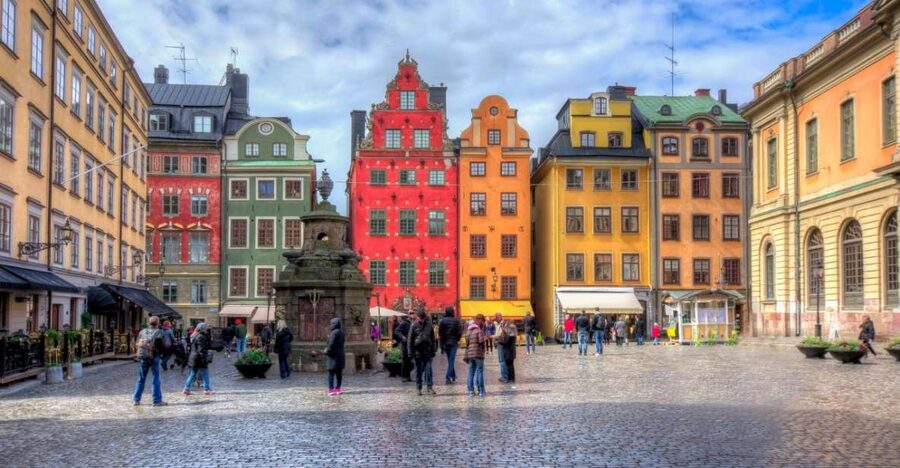 Stockholm: Walking tour of Gamla Stan, the Old Town - Mårten Trotzigs Gränd, the narrowest street, and why it works as a lesson