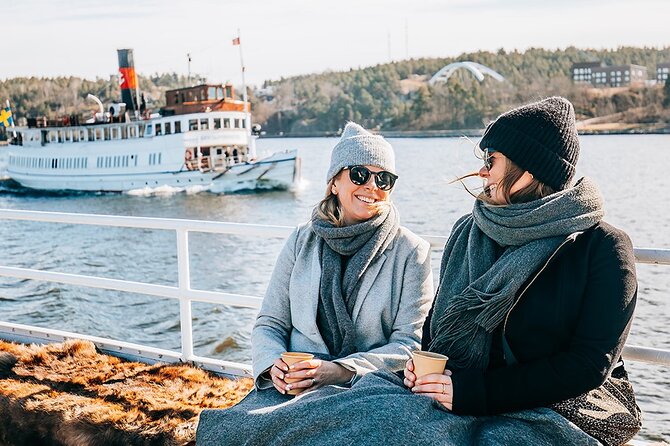 Stockholm: Winter Boat Tour with Guide - The route: quays to Fjäderholmarna, then past Royal Djurgården