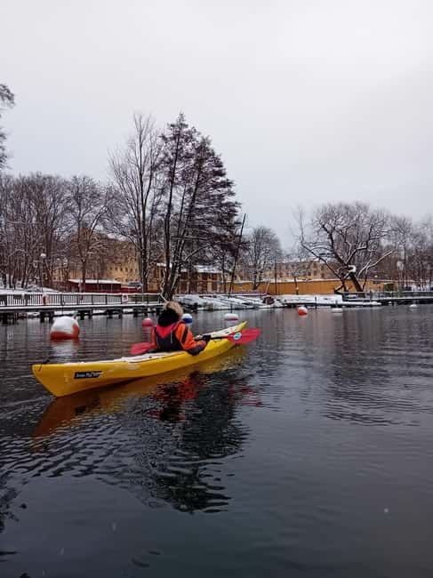 Stockholm: Winter Kayaking Tour through the City Centre - The 30-minute safety briefing that sets the tone