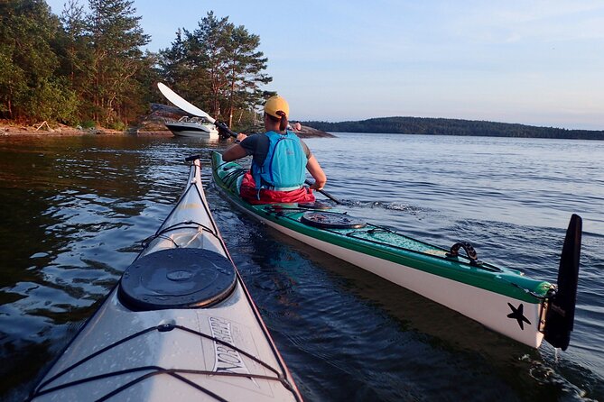 Sunset kayak tour with fika on Stockholms lakeside - Meeting the night on a small group of 8