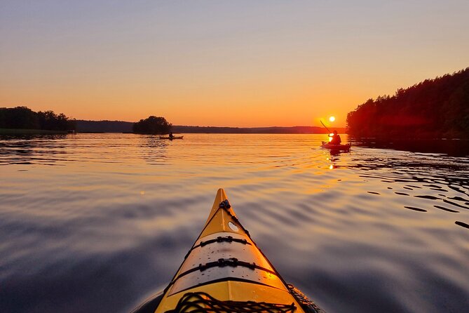 Sunset kayak tour with fika on Stockholms lakeside - Getting there and using your ticket without stress